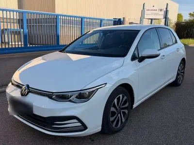 Gebraucht VW Golf VIII Active 150 PS (110 kW) 2021 Weiß Limousine