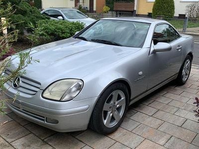 Gebraucht Mercedes SLK230 193 PS (141 kW) 1997 Silber Cabrio