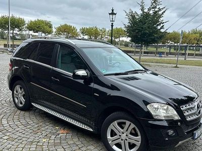 Schwarz Gebraucht 2010 Mercedes ML300 SUV | 12.499 € (Fairer Preis)