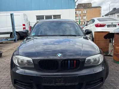 Gebraucht BMW 116 Sport Line 122 PS (89 kW) 2010 Schwarz Kleinwagen