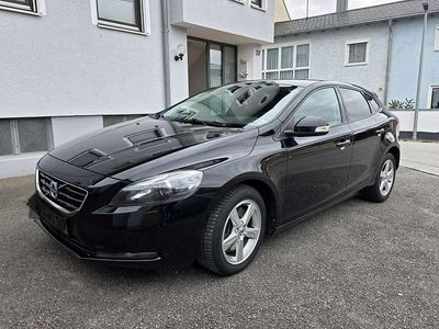 Second-hand Volvo V40 You! 150 CP (110 kW) 2015 Negru Berlinǎ