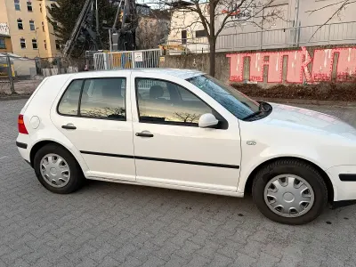 Gebraucht VW Golf IV Comfortline 116 PS (85 kW) 2000 Weiß Limousine