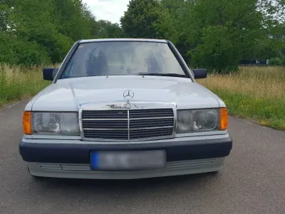Gebraucht Mercedes 190 109 PS (80 kW) 1990 Weiß Limousine