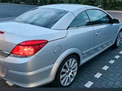 Gebraucht Opel Astra 140 PS (102 kW) 2008 Silber Cabrio