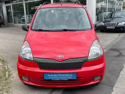 Gebraucht Toyota Yaris Verso 86 PS (63 kW) 2001 Rot Van / Kleinbus