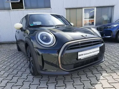 Gebraucht Mini Cooper Resolute Edition 136 PS (100 kW) 2023 Rebel green Kleinwagen