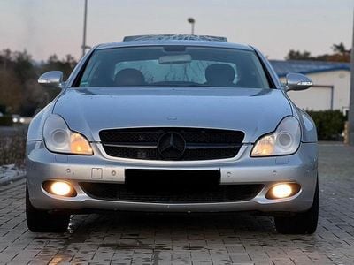 Silber Gebraucht 2004 Mercedes CLS500 Limousine | 9.999 €