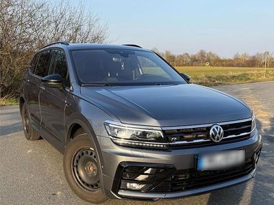 Usata VW Tiguan R-line 200 CV (147 kW) 2021 Grigio SUV