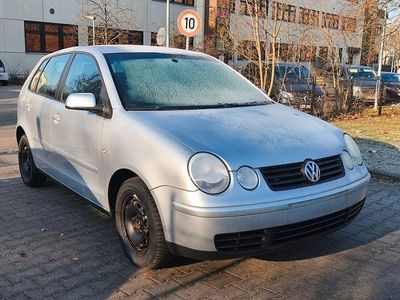 Grau Gebraucht 2004 VW Polo Cricket Limousine | 3.999 € (Teuer)