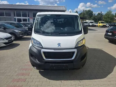 Gebraucht Peugeot Boxer 140 PS (102 kW) 2020 Lack weiss banquise Van