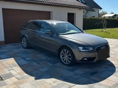 Używany Audi A4 Ambiente 177 KM (130 kW) 2014 Szary Kombi