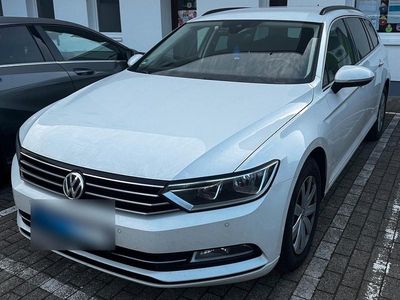 Weiß Gebraucht 2018 VW Passat Comfortline Kombi | 14.500 € (Fairer Preis)