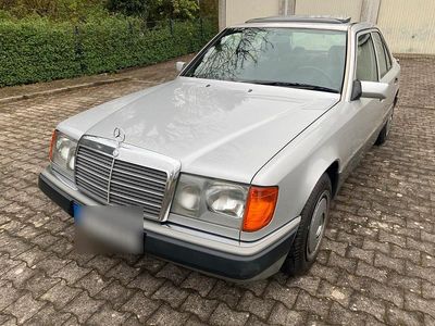 Usata Mercedes 200 75 CV (55 kW) 1991 Argento Berlina