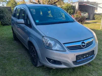 Gebraucht Opel Zafira Innovation 101 PS (74 kW) 2008 Beige Van / Kleinbus