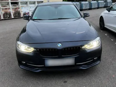 Gebraucht BMW 318 Sport Line 150 PS (110 kW) 2015 Blau Limousine