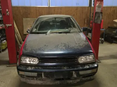 Gebraucht VW Vento 174 PS (127 kW) 1993 Blau Limousine