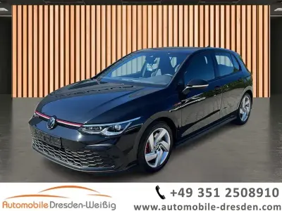 Gebraucht VW Golf VIII GTI 245 PS (180 kW) 2024 Grenadillschwarz metallic Limousine