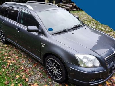 gebraucht Toyota Avensis Combi Executive 2,2-l-D-CAT