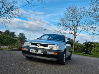 Gebraucht VW Golf III 75 PS (55 kW) 1993 Silber Kleinwagen
