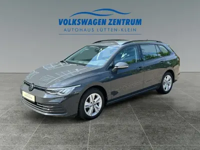 Gebraucht VW Golf VIII Life 150 PS (110 kW) 2023 Uranograu Kombi