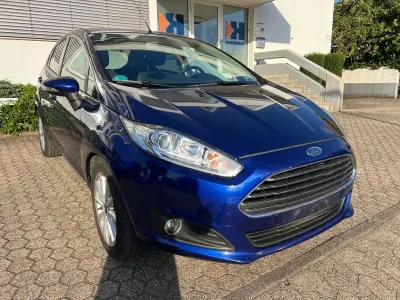 Gebraucht Ford Fiesta Titanium 95 PS (69 kW) 2017 Blau Kleinwagen
