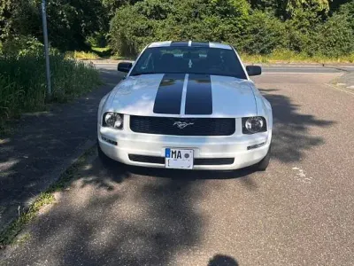 Gebraucht Ford Mustang 215 PS (158 kW) 2006 Weiß Coupé