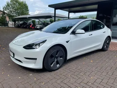 Usata Tesla Model 3 Long Range RWD 208 kW (283 CV) 2023 Bianco Berlina