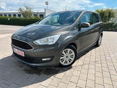 Grau Gebraucht 2016 Ford Grand C-Max Van / Kleinbus | 7.850 € (Fairer Preis)