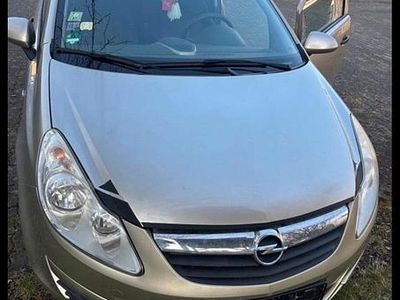 Usata Opel Corsa 60 CV (44 kW) 2009 Oro Utilitaria