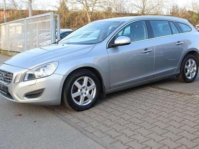 Gebraucht Volvo V60 Ocean Race 114 PS (83 kW) 2012 Electric silver / metallic Kombi