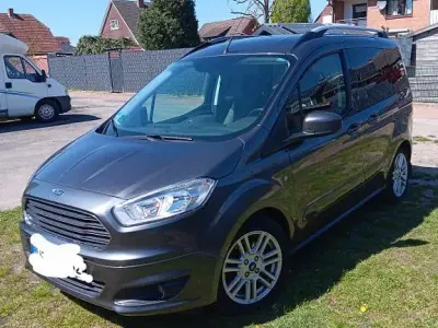 Second-hand Ford Tourneo Courier Titanium 101 CP (74 kW) 2017 Monovolum