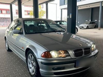 BMW 323