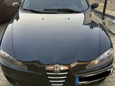 Second-hand Alfa Romeo 147 Distinctive 105 CP (77 kW) 2005 Hatchback