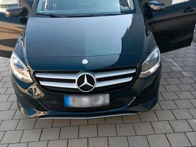 Gebraucht Mercedes B180 110 PS (80 kW) 2015 Schwarz Van / Kleinbus