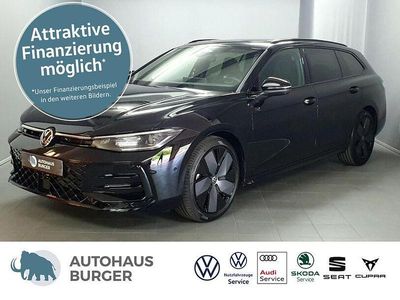 Second-hand VW Passat R-line 193 CP (141 kW) 2025 Negru Break