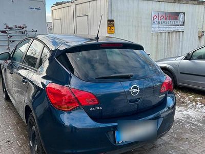 Blau Gebraucht 2011 Opel Astra Kombi | 4.500 € (Guter Preis)