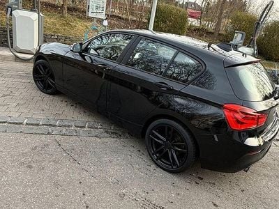 Gebraucht BMW 116 109 PS (80 kW) 2015 Schwarz Kleinwagen