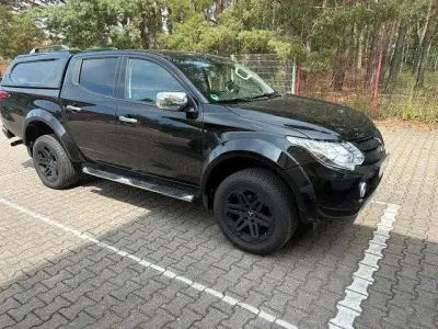 Gebraucht Mitsubishi L 181 PS (133 kW) 2016 Schwarz SUV