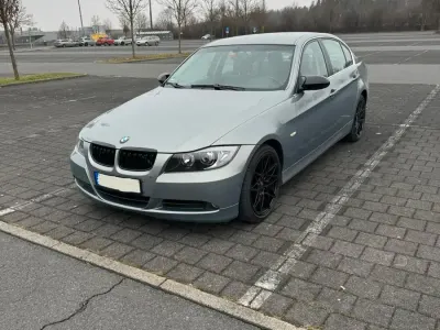 Gebraucht BMW 325 218 PS (160 kW) 2006 Grau Limousine