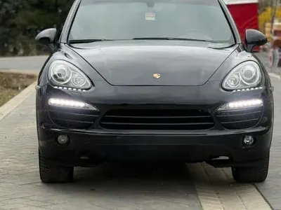 Gebraucht Porsche Cayenne Diesel 245 PS (180 kW) 2011 Schwarz SUV