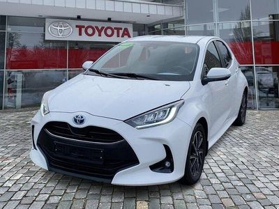 Weiss Gebraucht 2022 Toyota Yaris Hybrid Business Edition Limousine | 18.990 € (Fairer Preis)