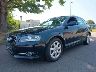 Gebraucht Audi A3 Ambiente 105 PS (77 kW) 2011 Blau Kleinwagen
