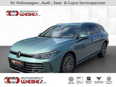 Grün Gebraucht 2024 VW Passat Elegance Kombi | 42.899 € (Teuer)