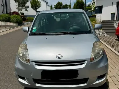 Gebraucht Daihatsu Sirion 90 PS (66 kW) 2009 Silber Kleinwagen
