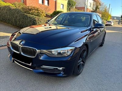 Gebraucht BMW 320 Luxury Line 184 PS (135 kW) 2012 Blau Limousine