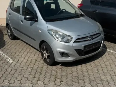 Gebraucht Hyundai i10 68 PS (50 kW) 2011 Grau Kleinwagen