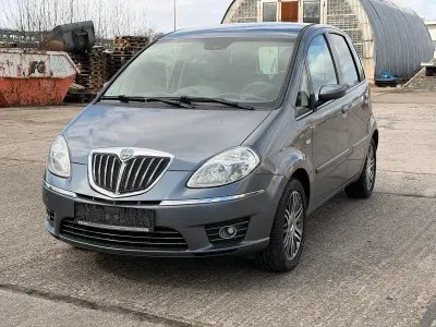 Gebraucht Lancia Musa 120 PS (88 kW) 2010 Grau Van / Kleinbus
