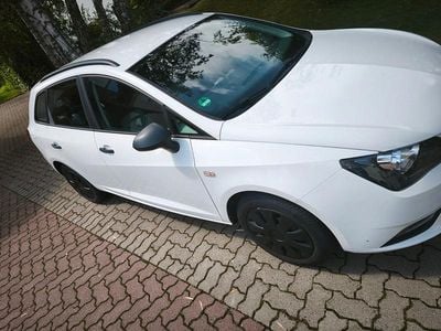 Weiß Gebraucht 2012 Seat Ibiza ST Reference Kombi | 3.600 € (Guter Preis)
