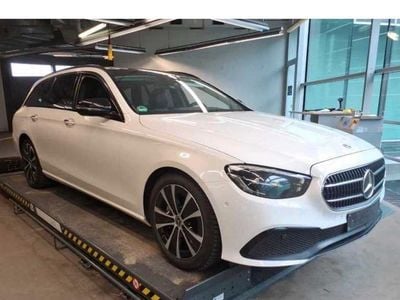 Gebraucht Mercedes E220 200 PS (147 kW) 2023 Weiß Kombi