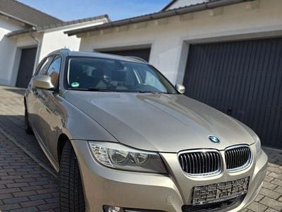 Gebraucht BMW 318 143 PS (105 kW) 2012 Gold Kombi